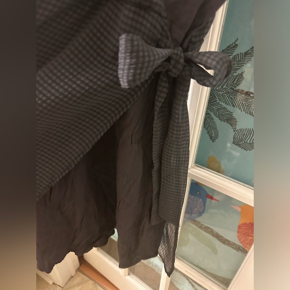 Pretty wrap dress with tie by GF Collection - Picture 5 of 9